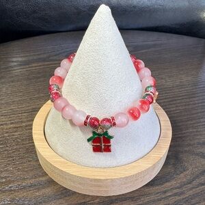 Elegant Red and Green Beaded Bracelet with Gift Charm Christmas Gift Stretchy